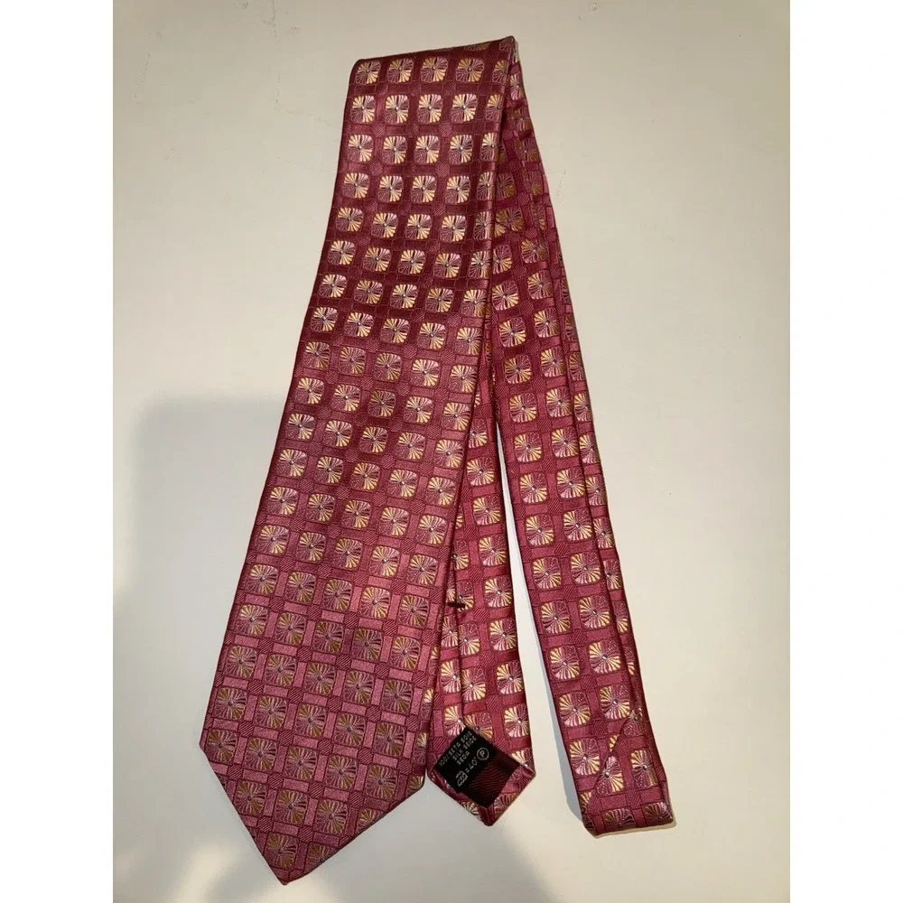 Ermenegildo Zegna Geometric Pattern Fuchsia/Dark Pink Silk Tie Made in Italy